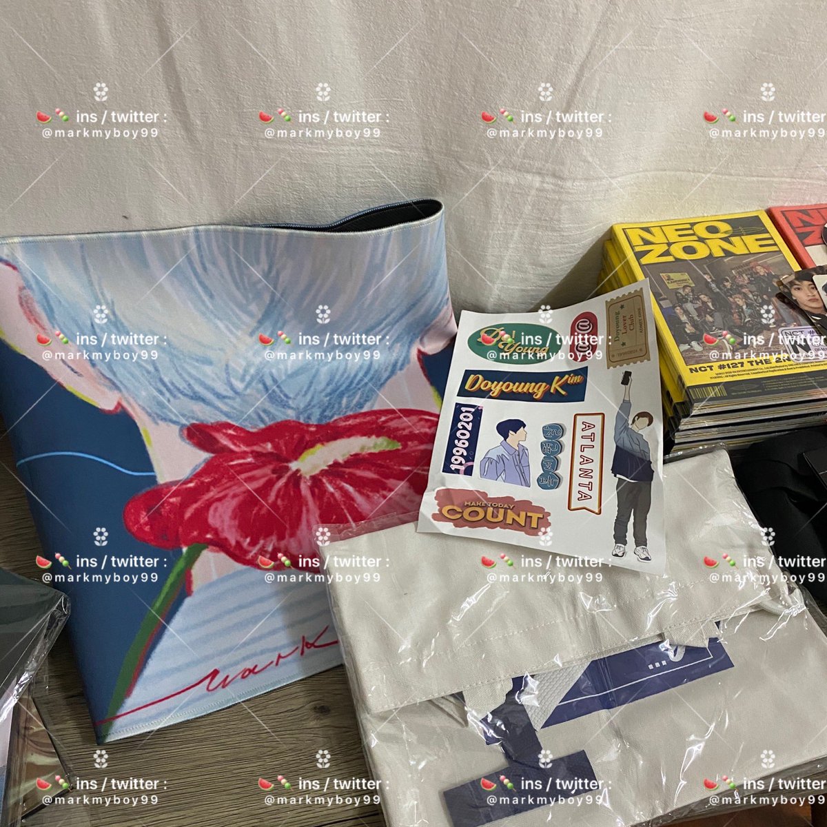 markmyboy99's tweet photo. 📍 #markmyboyupdate

MarkLeeBar Basic Set
MarkLeeBar U-neck pillow + blind fold eye mask album set
MarkLeeBar Frame 
MarkLeeBar Table Tab
DYBar Traveling Theme Set
JWBar Frame（不运回）

Other goods are still in the customs, please be calm. 3rd payment will be notified one by one https://t.co/tz2QCTIoFP