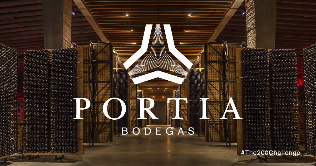 Por muy lejos que estemos, ¡os sentimos tan cerca como siempre! Desde Bodegas Portia nos unimos a #The200Challenge para recordar la importancia de mantener la distancia de seguridad en estos momentos. ¡Volveremos a abrazarnos!