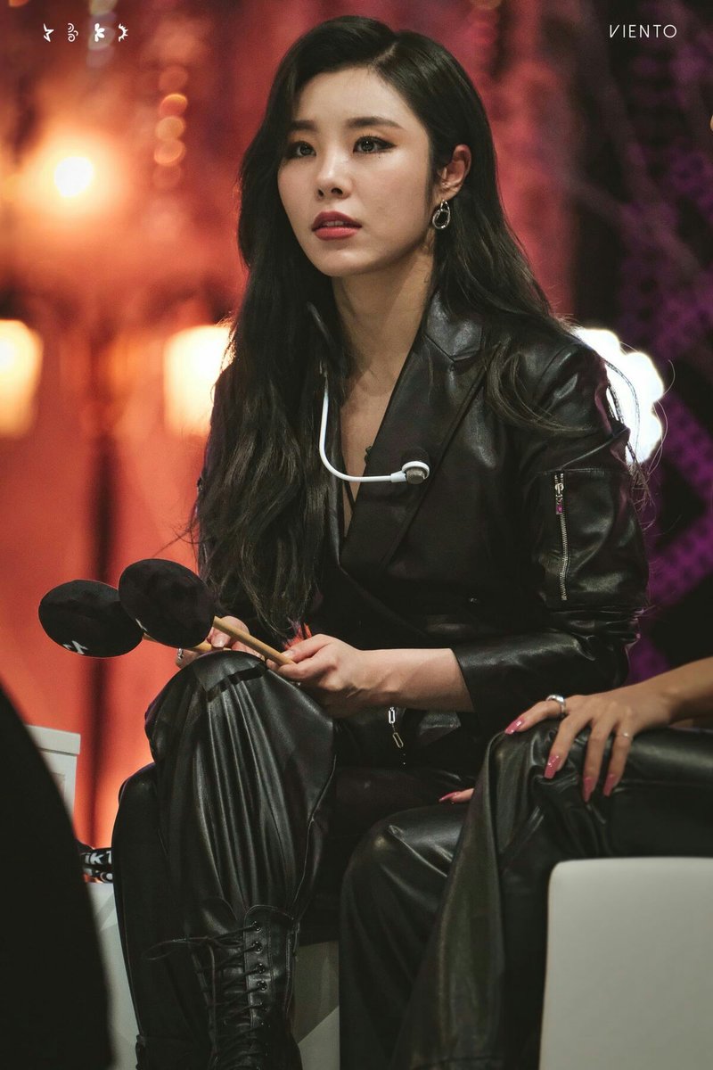moo_vie_'s tweet photo. dark. we like it
#Wheechaeng https://t.co/RNGXtYcqnI