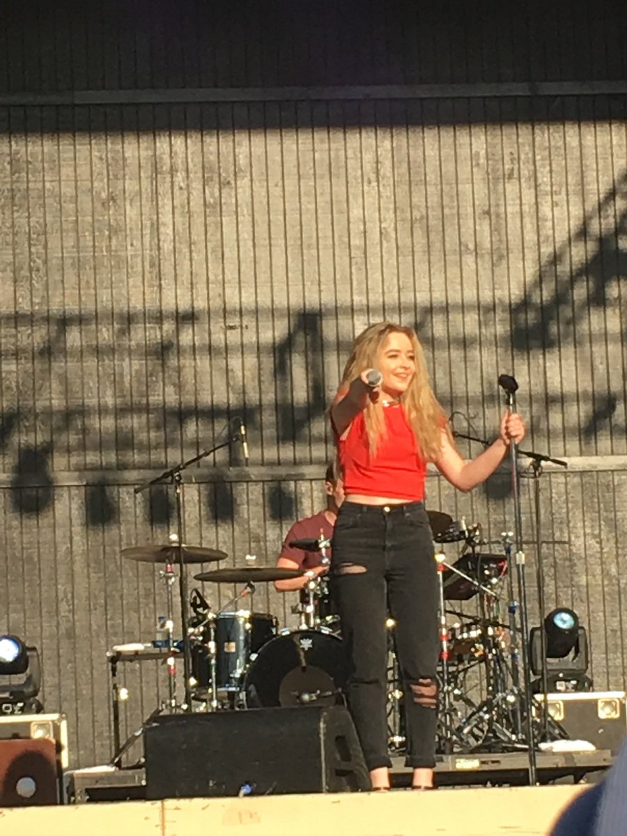 strictlysabrina's tweet photo. poppin in because this was 4 years ago today, just after this beauty turned 17. now I’m 17. forever grateful for you &amp; missing you @SabrinaAnnLynn thank you for allowing me to grow with you, for inspiring me and giving me new friends &amp; unforgettable memories. I love you always ♡ https://t.co/3ISxu4IITr