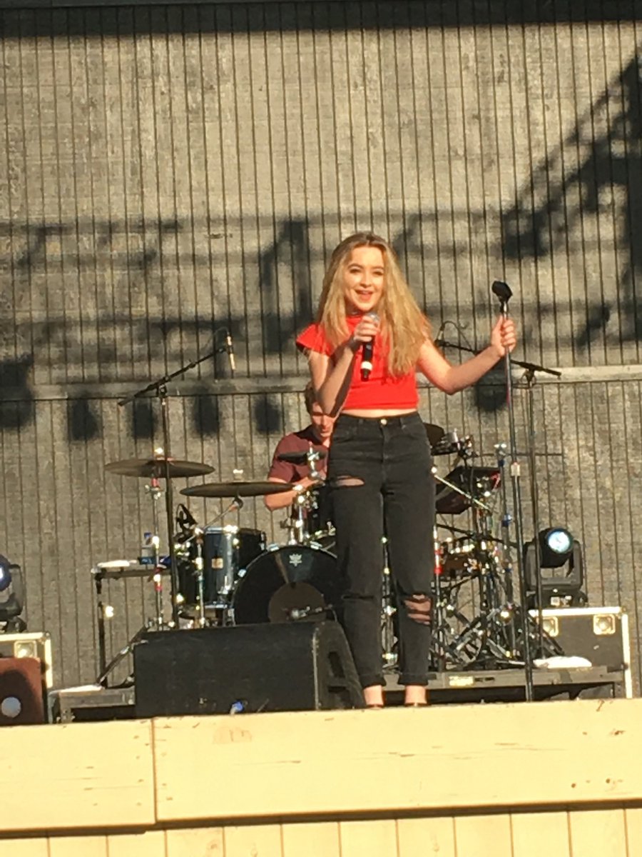 strictlysabrina's tweet photo. poppin in because this was 4 years ago today, just after this beauty turned 17. now I’m 17. forever grateful for you &amp; missing you @SabrinaAnnLynn thank you for allowing me to grow with you, for inspiring me and giving me new friends &amp; unforgettable memories. I love you always ♡ https://t.co/3ISxu4IITr