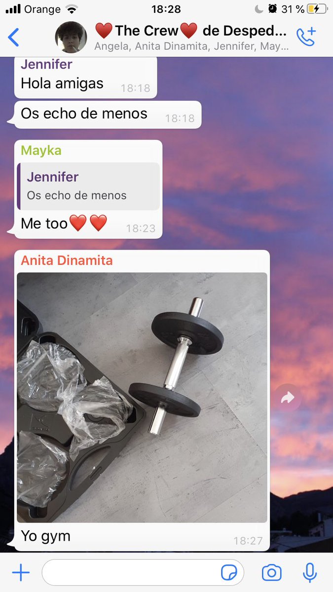 ana_context's tweet photo. Amigas: chicaaaasss🥰❤️😜os echo🥺mucho de menooss💔💔🥺❤️🥴
Ana Maria: yo gym https://t.co/7iFlN6uLEe