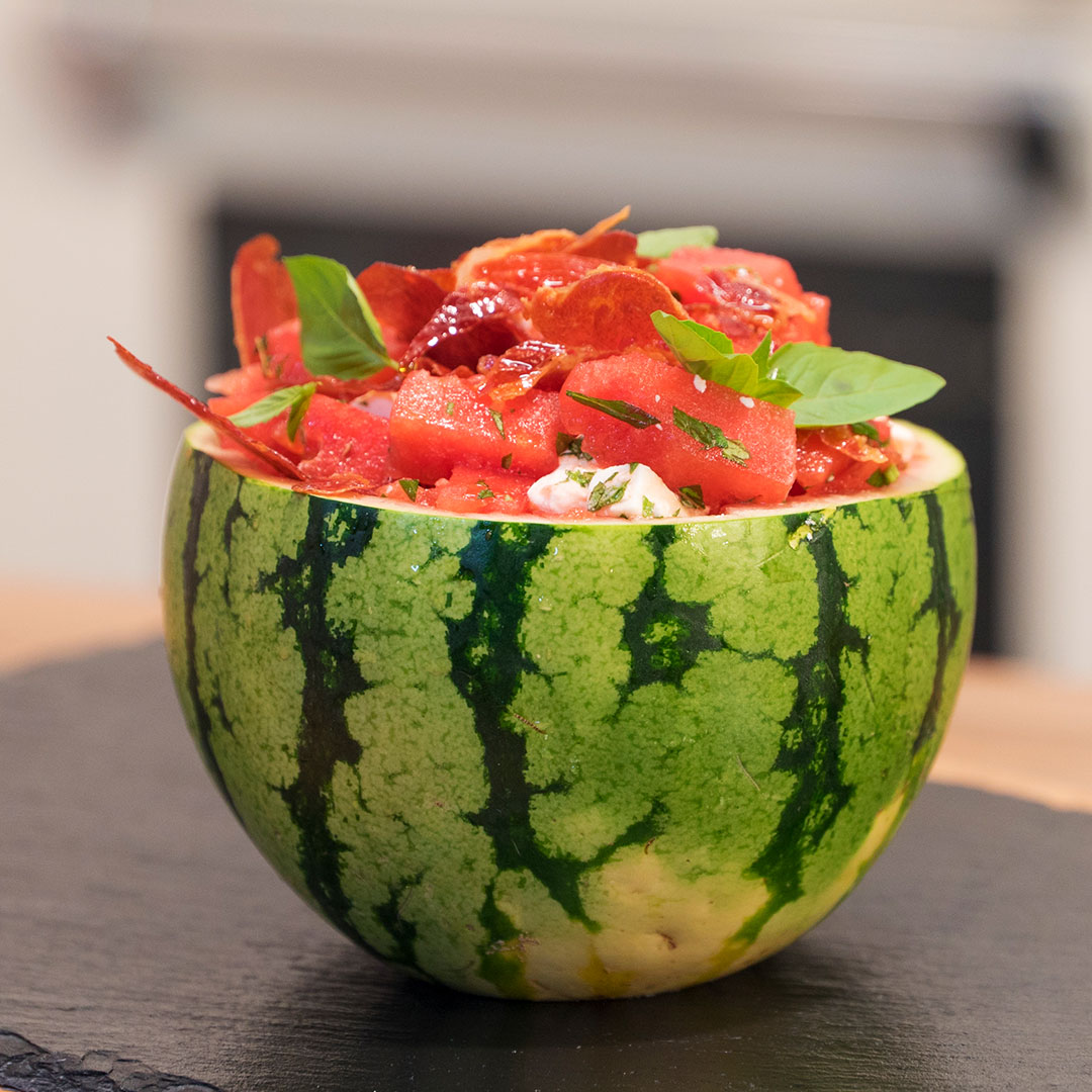 cranble's tweet photo. Chill out with this delicious Watermelon and Feta Cheese Salad 🍉

It's worth the watch...

#Food #Foodporn #FoodInsta #Instafood #Foodphotography #Cheflife #Watermelon #Healthy #Salad #droolclub #nomnomnom https://t.co/29DEPiD1w4