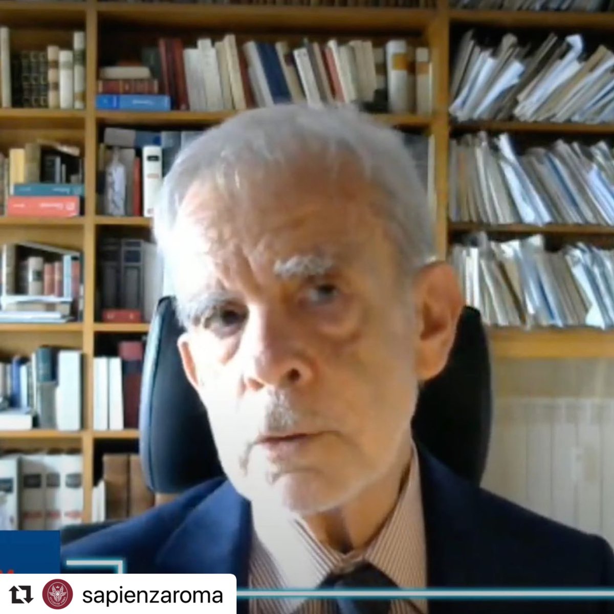 SapienzaRoma's tweet photo. 📸👨‍🏫 Nel Paradiso Dante affronta la sfida decisiva della Commedia, rappresentare la finale visione di Dio: Luca Serianni, nostro professore emerito, è il protagonista oggi dei #MaestriDItalia ➡️ https://t.co/nDuuuatnB5 ↔️ https://t.co/3TqG5H2mbA #Lcm_Sapienza #docentiSapienza https://t.co/5xl2eYzOX9