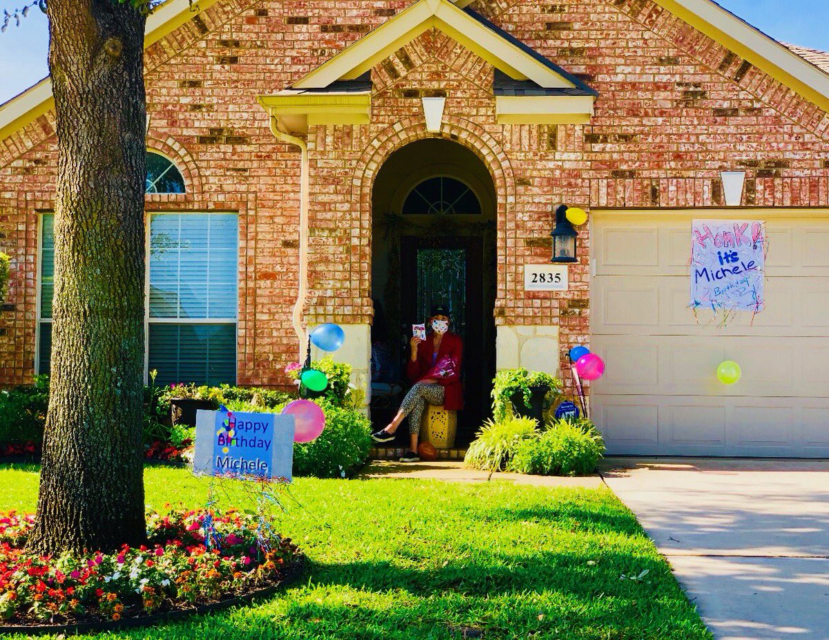 #GiveTogetherNowDallas ⁦<a href="/TheSTFoundation/">ST-Foundation </a>⁩ ⁦<a href="/Froswa/">Froswa'</a>⁩ Act of Kindness celebrating my 65th birthday with driveway visits!