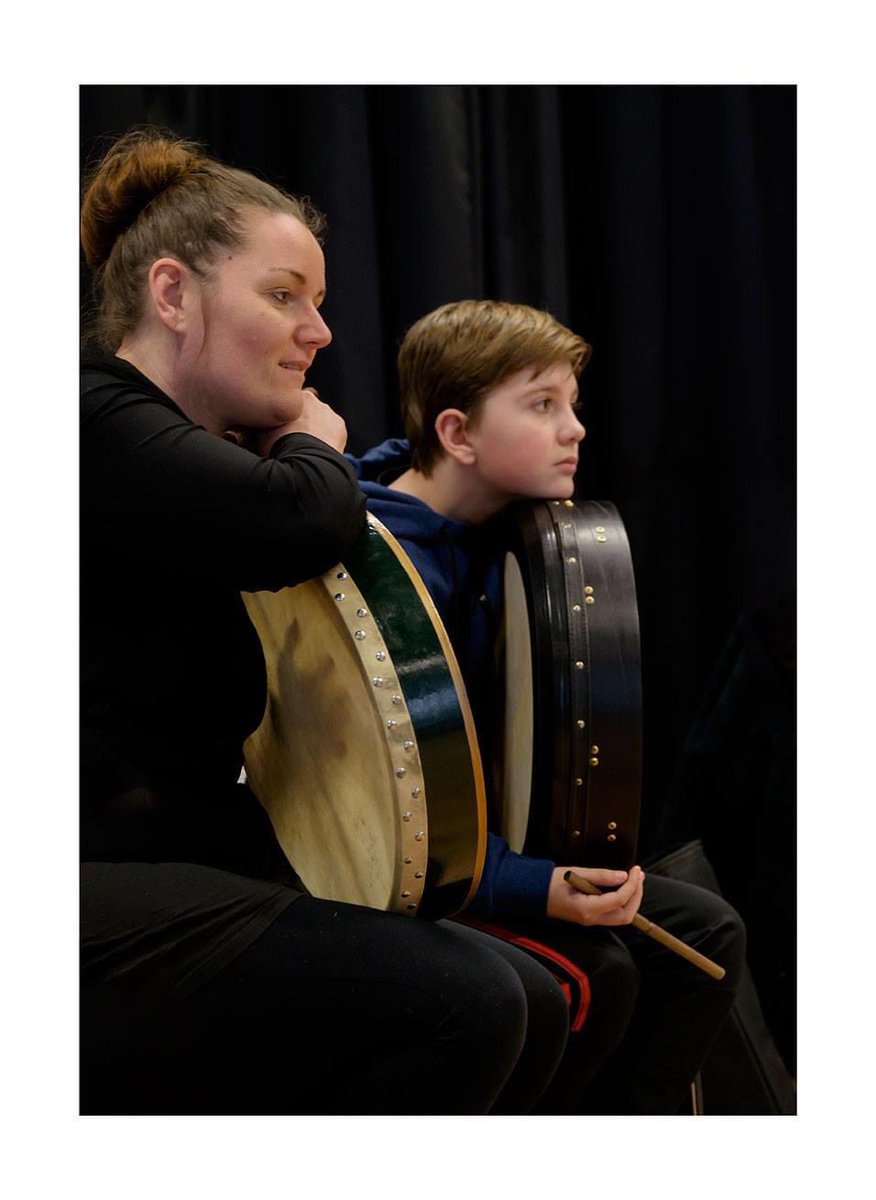 jaykoe's tweet photo. The #bodhran is an #Irish frame #drum. It is commonly played with a wood piece called #tipper, although some #musicians only use their hands.

Here Sharon and Michael Kelly playing the bodhran together. Keep in touch for updates on #CultureMove. 🥁 https://t.co/hCIDFsKhbf