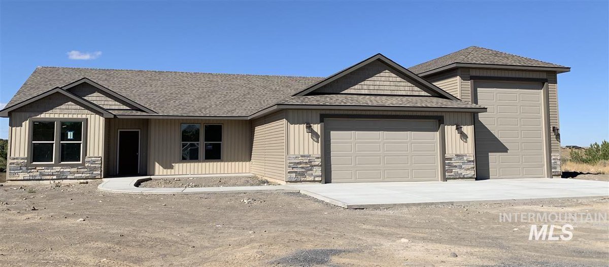 Every room in this home has a spectacular view of Silver Lake! Featuring upgraded cabinets, granite and tile. The luxury master suite has a walkout onto large covered deck.

4495 Silver Lakes, Buhl, ID 83316
$384,900

Click the link for more information:
bit.ly/2y2GqOP