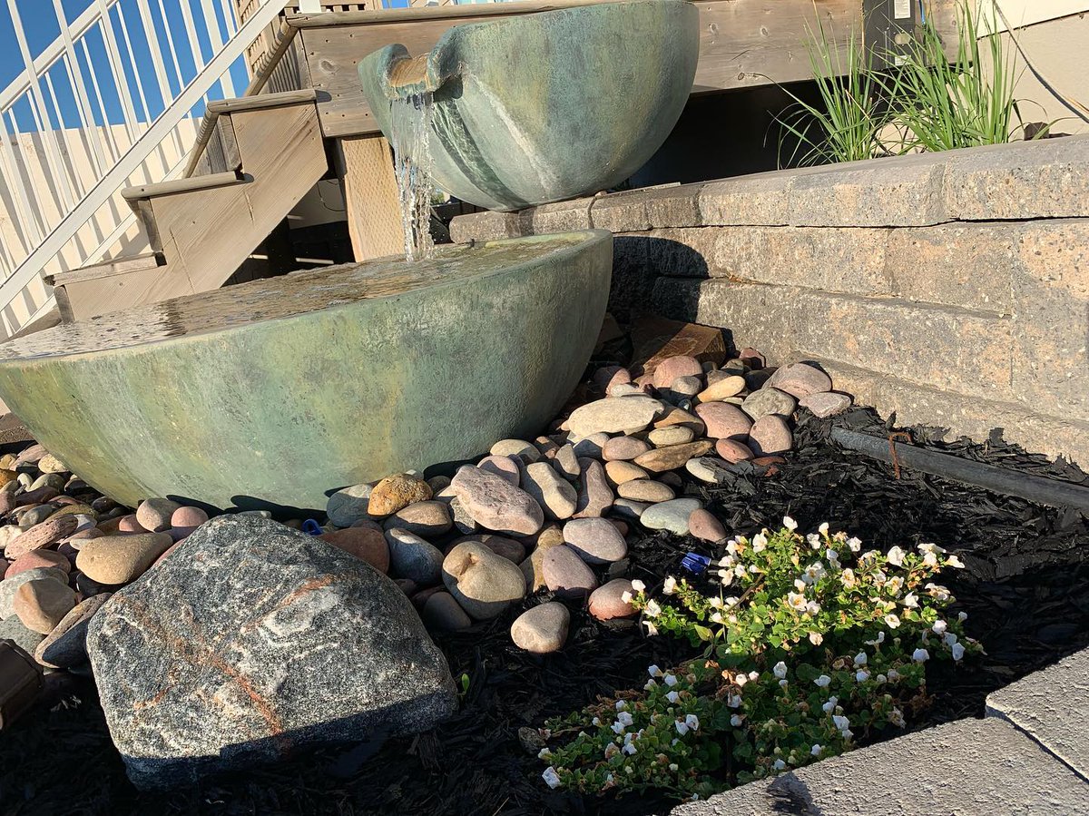 SHERCOMrubber's tweet photo. 🌳🎉😃 it’s a beautiful day yo get outside &amp; “Get Growing” #shercom #letsgetgrowing #raisedgardenbeds #tireneutral https://t.co/s3gwOEuwyZ