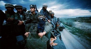 Another picture of Ahmad Shah Massoud and his troops marching upon Kabul after the collapse of Najeeb´s Communist regime in 1992.