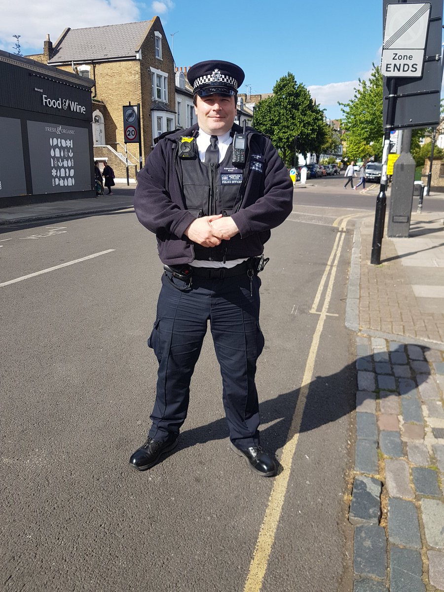 MPSWoodberryDwn's tweet photo. #PCStrange has been out with new @MPSBrownswood #PC #PCVigo patrolling the wards including #WoodberryDown while I investigated #Fraud.

We also interviewed + charged for #Cannabis.

Welcome #PCVigo. If you see him about (and you can't miss him, he's a bit of a unit) say hello 👋 https://t.co/MRB6xB9ELP