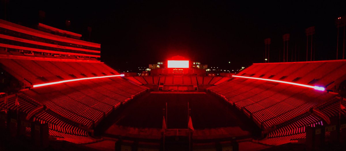 StateCoachD's tweet photo. The Red Light is on Wolfpack Nation!!! https://t.co/WQzuKuZlkV