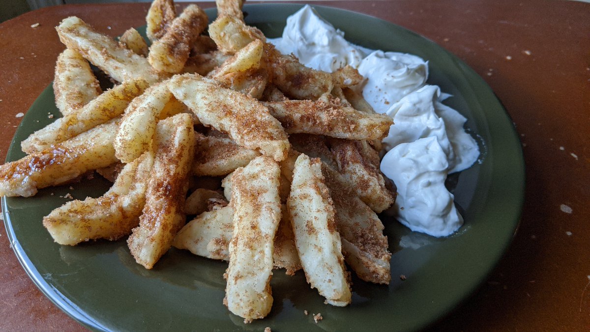 I recreated the famous apple fries from Legoland! Fried Granny Smith apples, covered with cinnamon sugar, and a vanilla cream dipping sauce on the side. What do you think <a href="/oyby/">Roy</a> <a href="/needmorebrennan/">Brennan</a> ? #applefries #legoland #apples

dinnerbydennis.com/apple-fries/