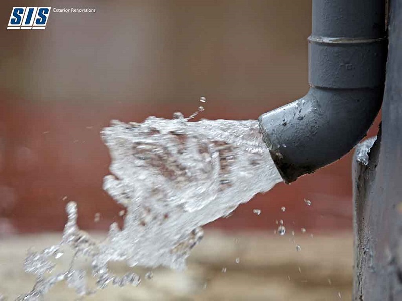 SISRenos's tweet photo. In this blog, we’ll explain where the rainwater from your gutters and downspouts should end up. https://t.co/zMvPdoWeaf https://t.co/PCLNPMrFyc