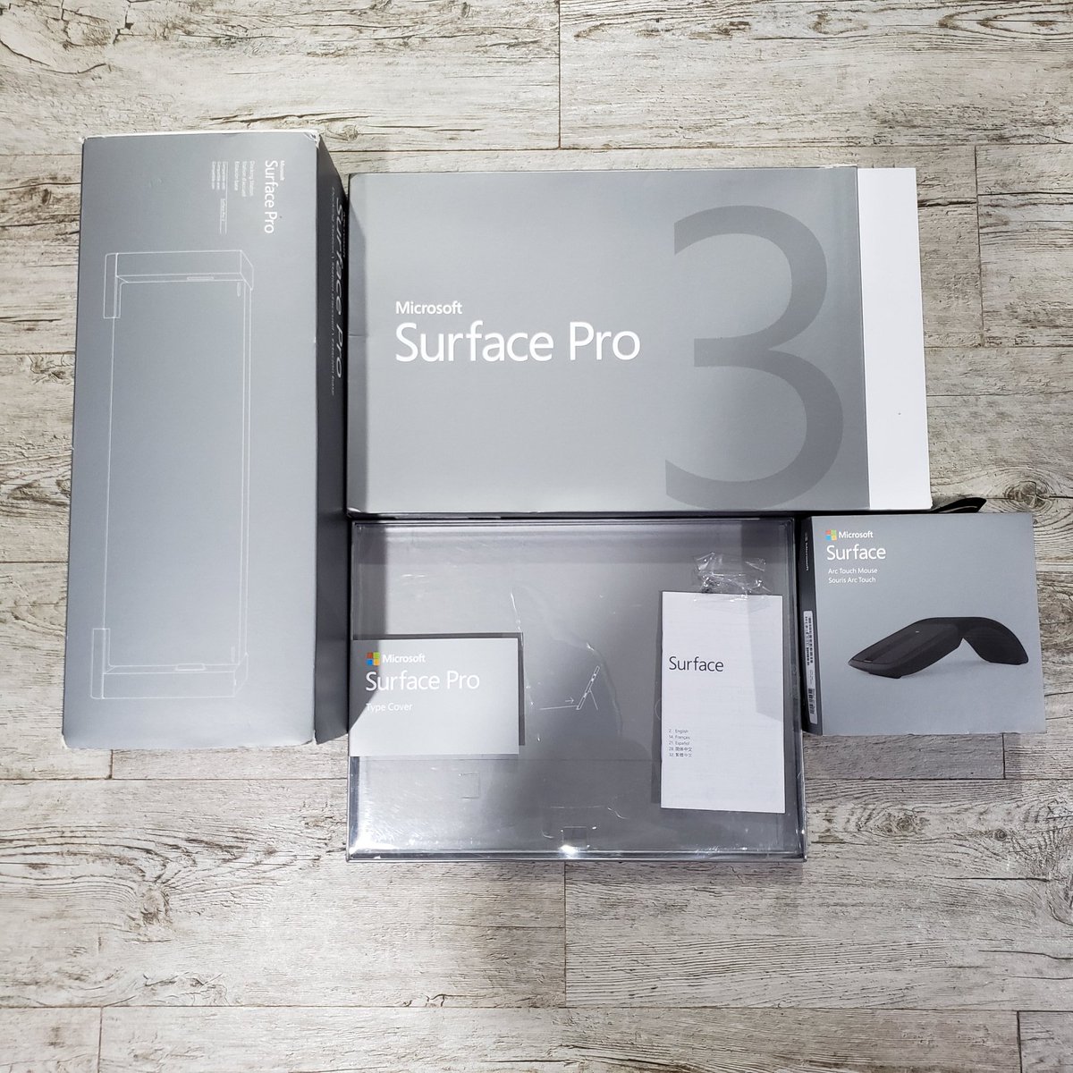 henrickrw's tweet image. Back in the days Surface Pro 3 goodies. Microsoft high quality products
#microsoft #surfacepro3
