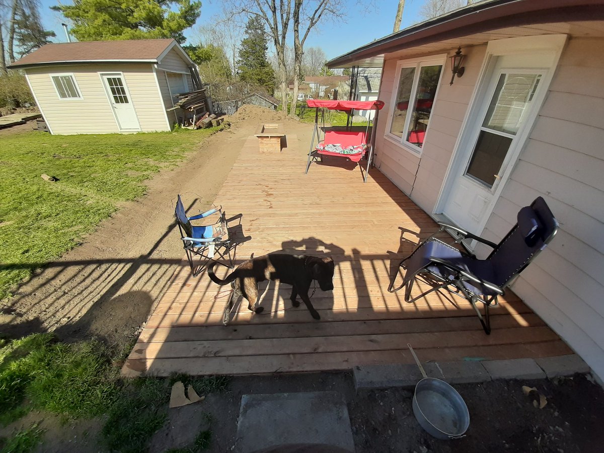 hughesjen's tweet photo. Just like that we have a new deck, and a planter box full of dirt. @GillyvilleLSDC @alcdsb_shrb @SPCSSFalcons working hard on perseverance and self-reg skills. #shrbSHARE https://t.co/17UcyKUSbR