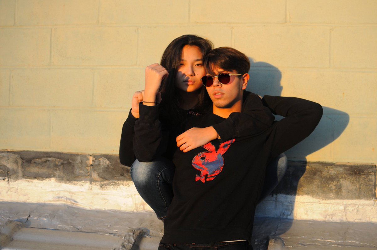 ____bean____'s tweet image. who said you cant have a photoshoot on a rooftop with your best friend?