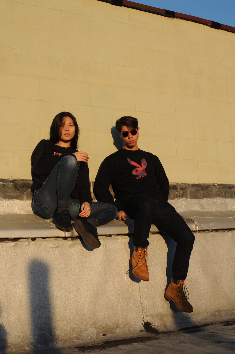 ____bean____'s tweet image. who said you cant have a photoshoot on a rooftop with your best friend?