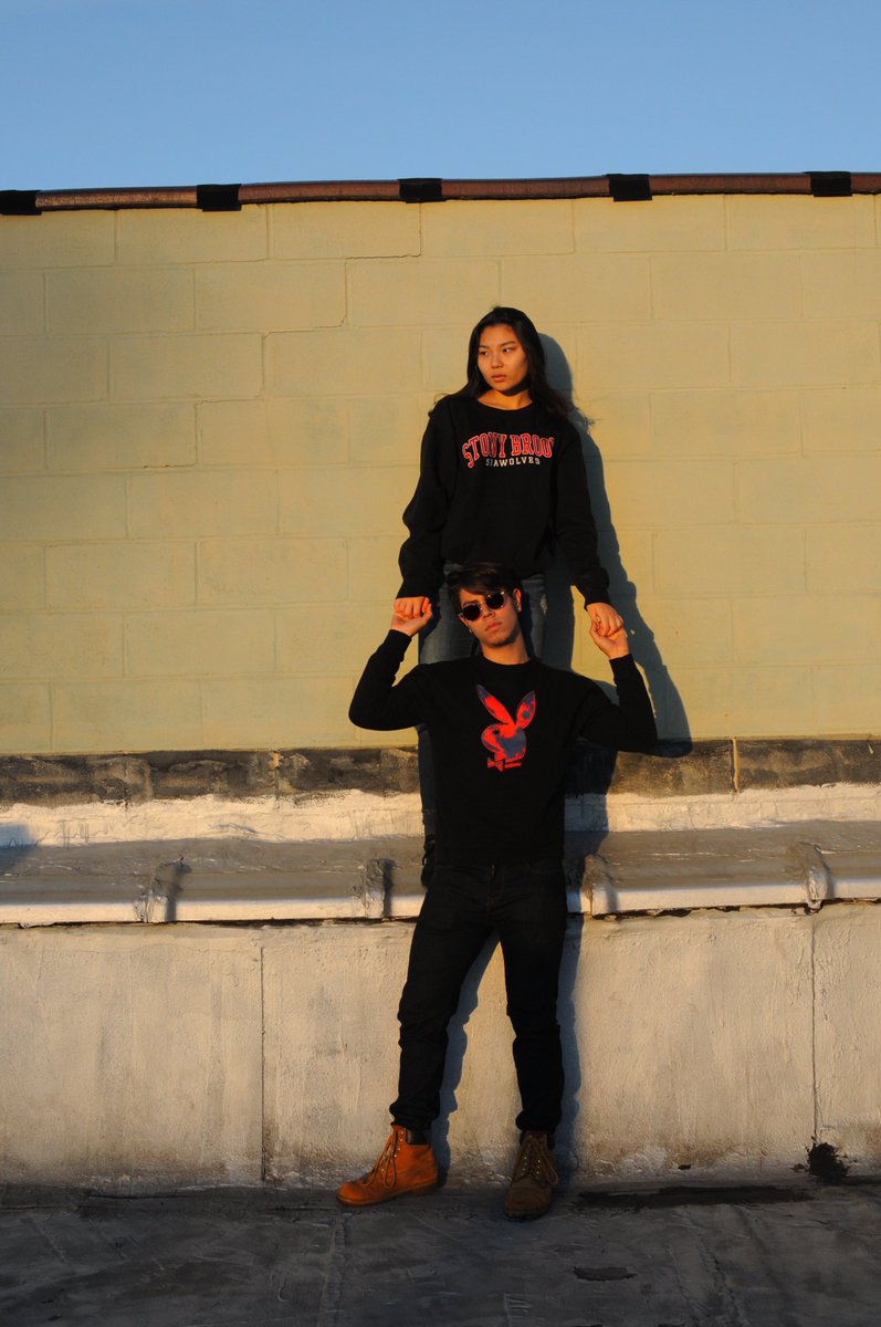 ____bean____'s tweet image. who said you cant have a photoshoot on a rooftop with your best friend?