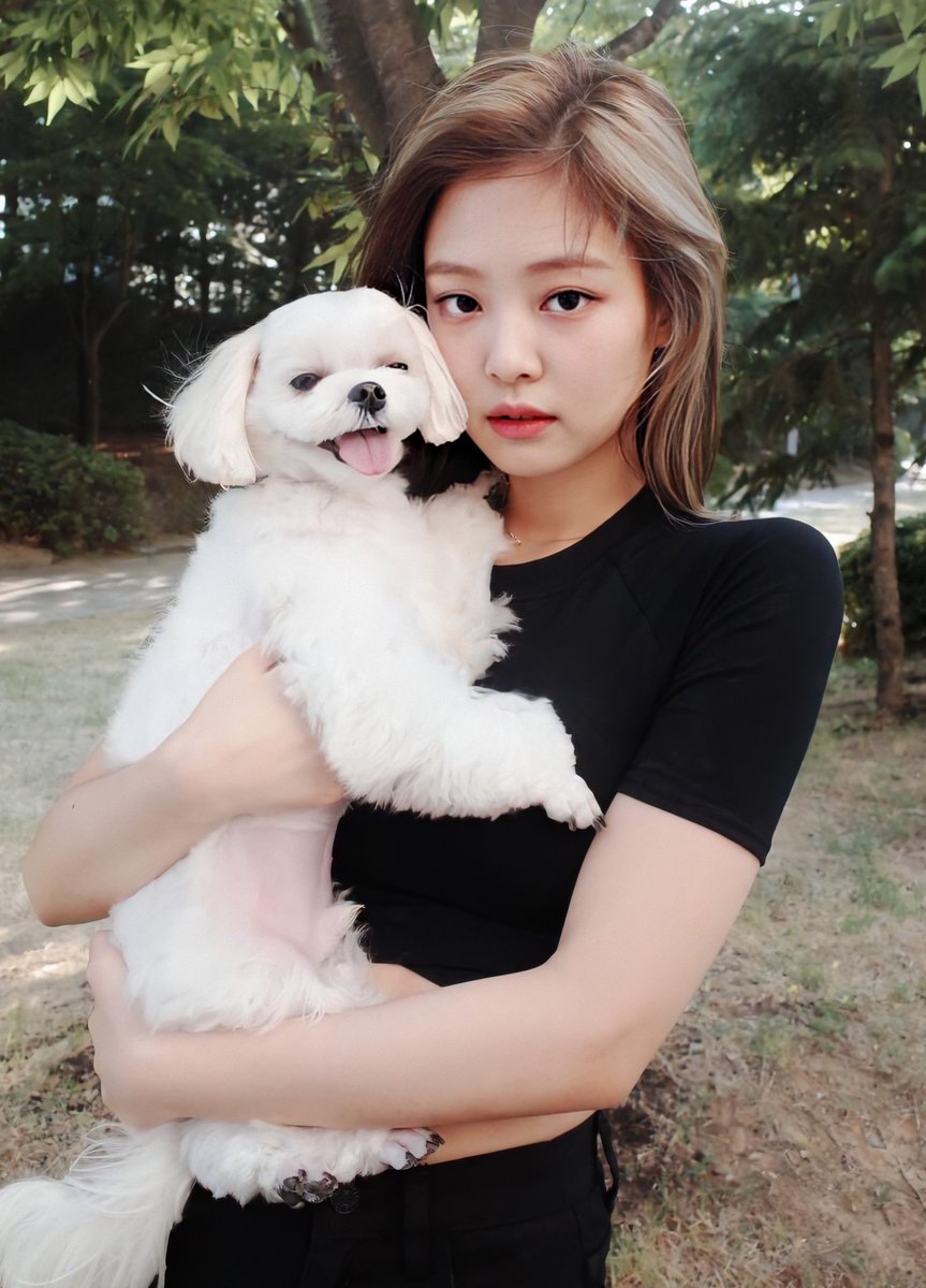 jenniedebuts's tweet photo. Happy birthday Dalgom ♥️🐶  #JENNIE @ygofficialblink https://t.co/5kLyfIHW77