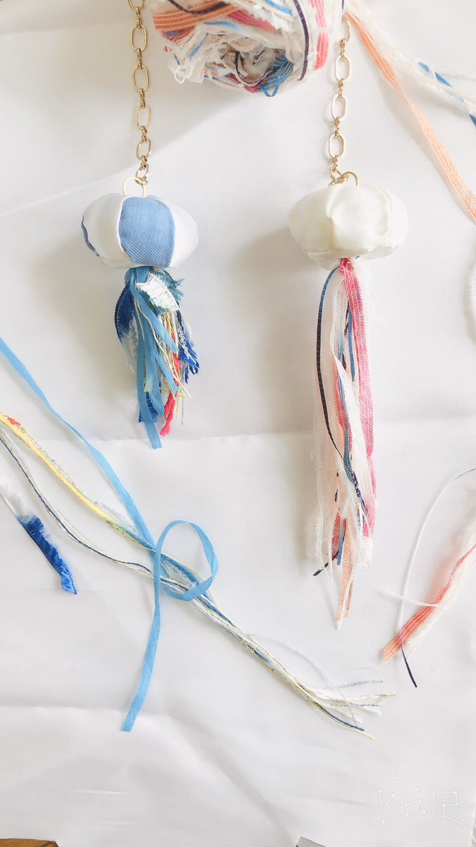 Ragmy ラグマイ ゆたしくらげ T Co Zbjbugqvcj 販売開始いたしました これまでは アクセサリーの中で くらげを漂わせるばかりでしたが なんとかして 大好きなくらげを ありのまま表現した作品を 制作したいと思い この数ヶ月 たくさん試作