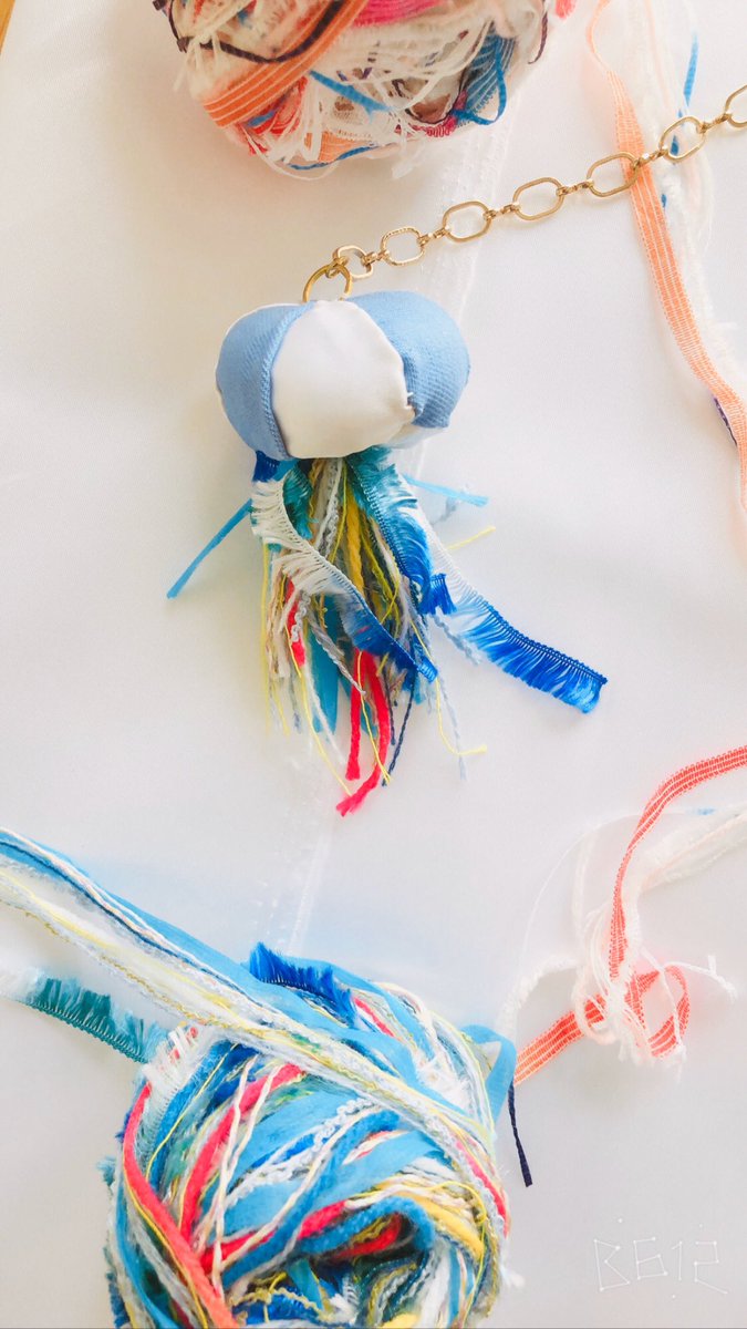 Ragmy ラグマイ ゆたしくらげ T Co Zbjbugqvcj 販売開始いたしました これまでは アクセサリーの中で くらげを漂わせるばかりでしたが なんとかして 大好きなくらげを ありのまま表現した作品を 制作したいと思い この数ヶ月 たくさん試作