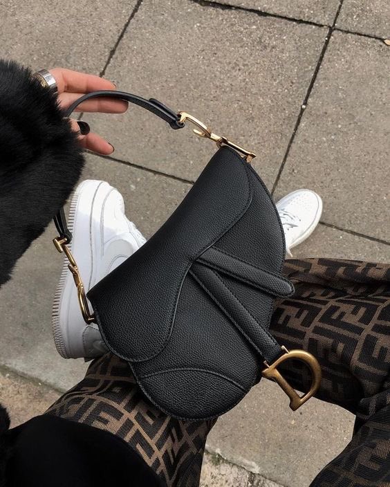 satingoldsand's tweet photo. Dior https://t.co/Zez609DgnX