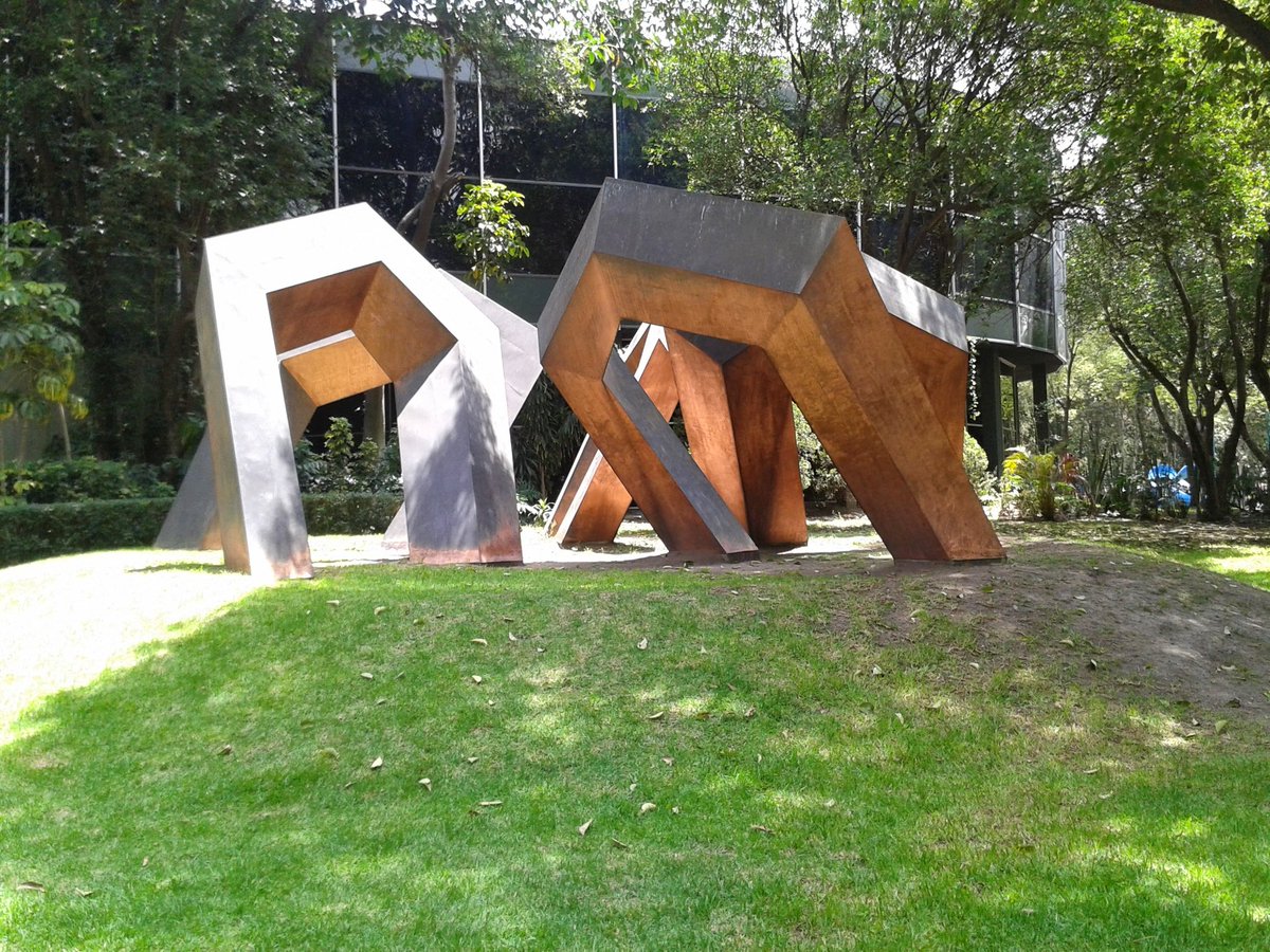 AdictosmuseosMx's tweet photo. 18 de Mayo de 2014 Realizamos una rodada al @museoAmodernoMX para celebrar el Día Internacional de los Museos #DIM2014 #momentosmuseoMW #MuseumWeek #Culturadesdecasa https://t.co/cCk7eKobNv