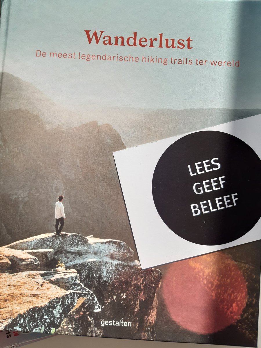 Pakketje voor de deur. Van <a href="/Derijksboeken/">Derijks</a>. Helemaal vergeten dat ik nog wat had besteld! En dankzij het inpakpapier en het lieve kaartje was het een echt kadootje. Helemaal blij nu! #plannenmaken #plaatjeskijken #blijvendromen