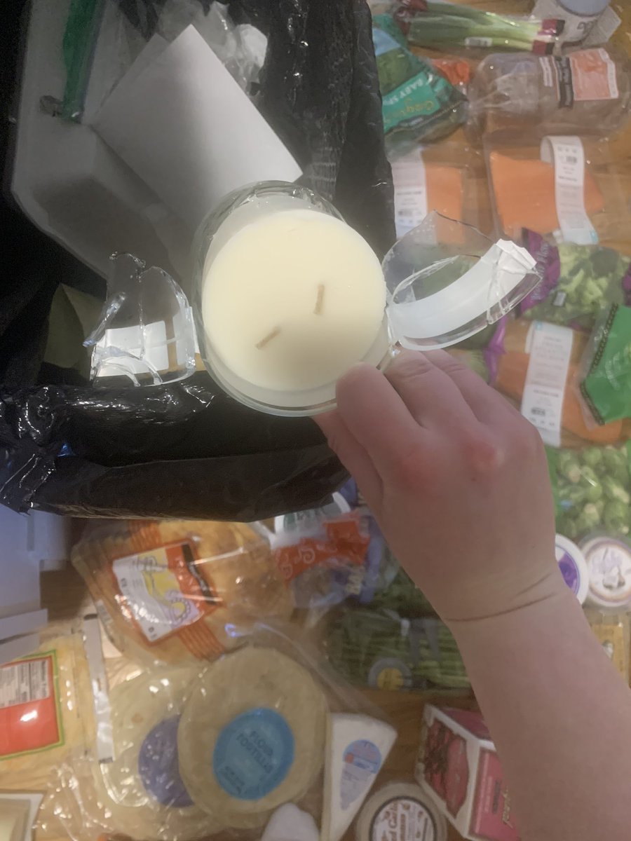 infinityash96's tweet photo. @AskTarget i bought a candle and it came completely smashed. I had glass all over the box and all over my floor https://t.co/SyR8tvzTHW
