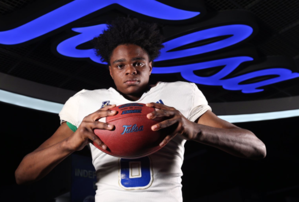 6starfootballOK's tweet photo. STOCK RISERS: Offensive Players to Know (Tulsa) — Six Star Football takes a look at several prospects raising their profile:

https://t.co/6H0ctpSxdc https://t.co/Ta0HtbdtKD