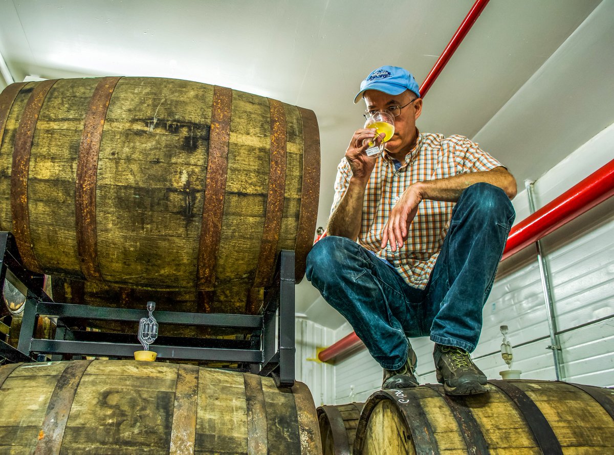 2RoadsBrewing's tweet photo. This Saturday our very own @PhilMarkowski will be on Sessionable Saturdays on @untappd TV from 2:30 to 3 p.m. He'll be discussing all things #TwoRoads, #AreaTwo, #H2ROADS and our latest releases! Tune in! https://t.co/6QwPHxciTW https://t.co/ATqNnJBpZo