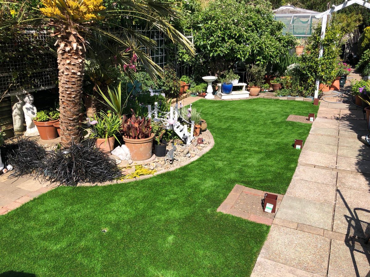beacon_land's tweet photo. Today’s projects brings to life a lovingly tended garden in Hampton. Natural grass struggled due to dogs and shade #artificialturf 
Back garden in Bucks becomes a welcoming playground https://t.co/wA3x2A2w5q