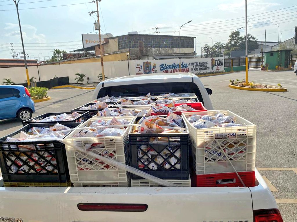 gestionperfecta's tweet photo. Un agradecimiento a @EslandesOficial por las donaciones recibidas que van directo al Punto de Atención Social Integral de la Villa Bolivariana. Máximo apoyo a nuestros compatriotas venezolanos. #PrevenciónEsDisciplina https://t.co/kHb6cYShQY
