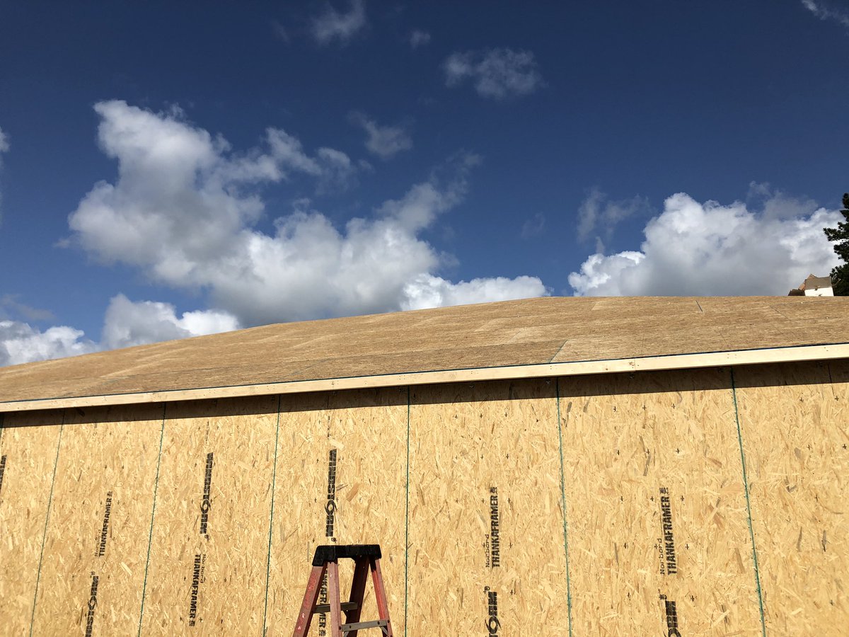 MBFramingLLC's tweet photo. Installing trusses and OSB sheathing on roof on a single-family home. 🏠🔨

https://t.co/rOKoTrqDRB

#MyrtleBeach #SouthCarolina #Framing #HomeBuilding #NewHome #Construction #MyrtleBeachFraming #FramingContractor #HorryCounty #GrandStrand #Trusses #OSB #OSBSheathing #Roof https://t.co/v8TrPi1DhS