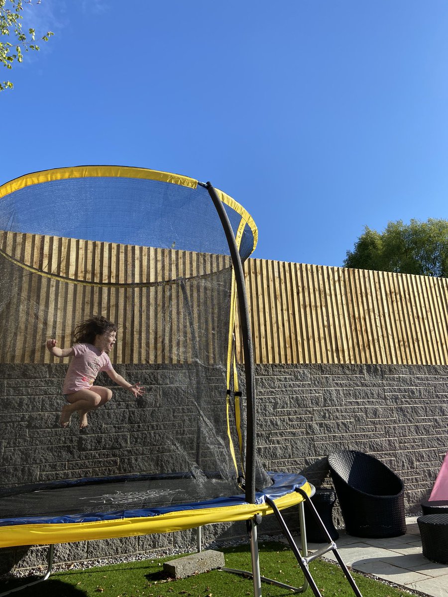sammycsneddon's tweet photo. @Wpsnursery2 Thankful for the sunshine, making lockdown that little bit easier ☀️ https://t.co/US2QlMoX3v