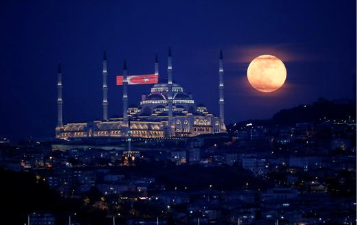 Turkey has appealed to Japan, UK, China, Qatar in global blitz for funds that would head off another currency shock. Exclusive <a href="/Reuters/">Reuters</a> report w/ <a href="/Orhan__Coskun/">Orhan Coskun</a>:  reut.rs/3cyZXFl  #Turkey #lira