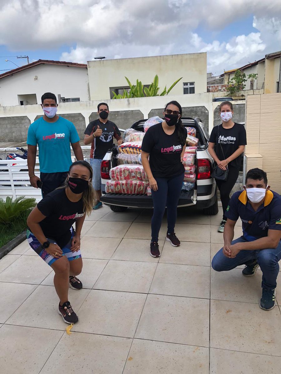 Eliel_Felipe's tweet photo. HOJE foi o dia de concretizar toda a união que construímos no último final de semana. Acabamos de entregar TODAS as DOAÇÕES DE ALIMENTOS que arrecadamos durante o DESAFIO de Correr em casa por 24Horas, para a CRECHE @almirdopicole. https://t.co/LAiLmShATQ