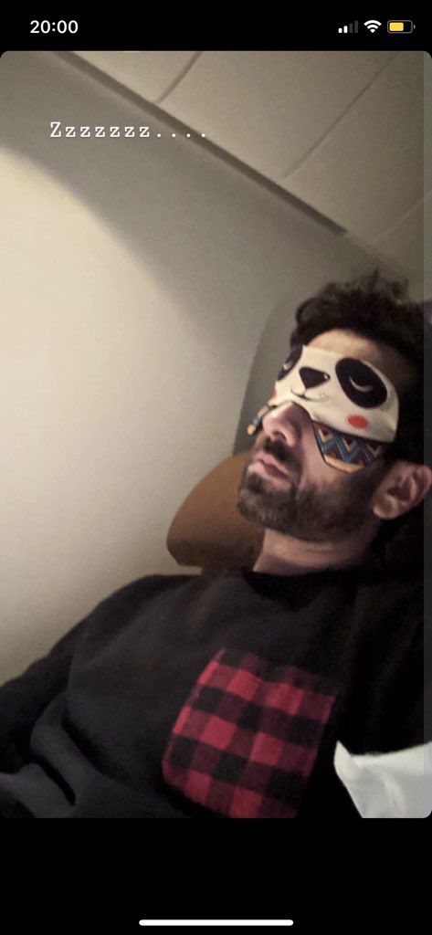 divztweets's tweet photo. @NakuulTribe @NakuulMehta Coffee Eating sleeping 😁 https://t.co/VhGe7XNhLL
