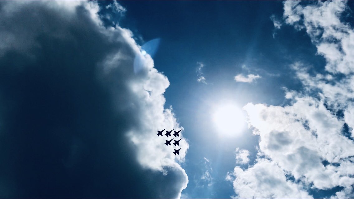 Great Nashville flyover from the <a href="/BlueAngels/">Blue Angels</a> #BlueAngels