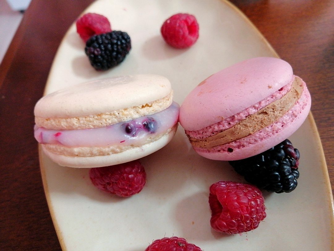 Amoremioarp's tweet photo. Exquisitos macarons❗💕
🍫Chocolate
🍓Frutos rojos https://t.co/zvU57nvCoB