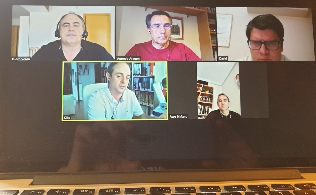 UMUEmprende tweet media