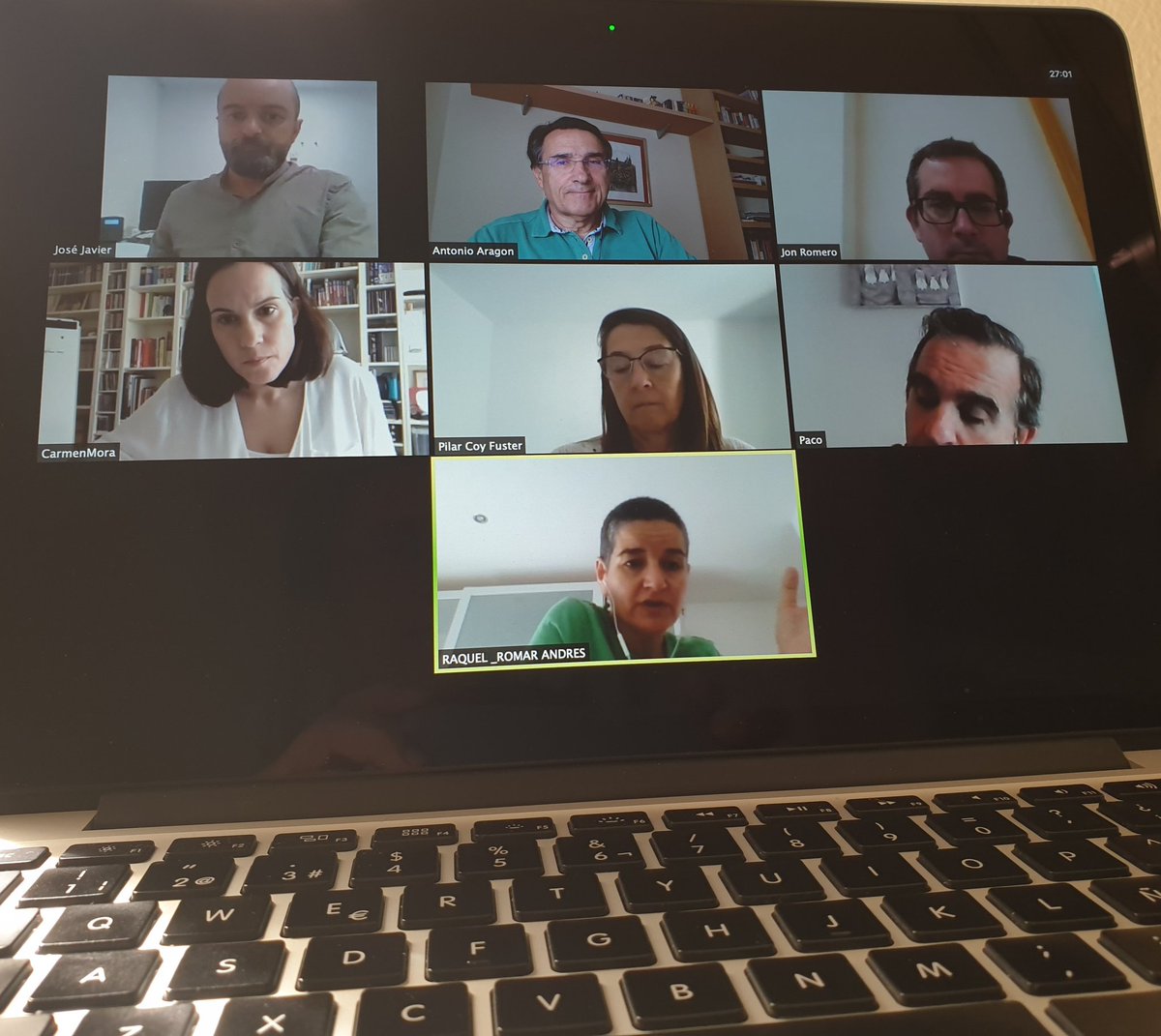 UMUEmprende tweet media