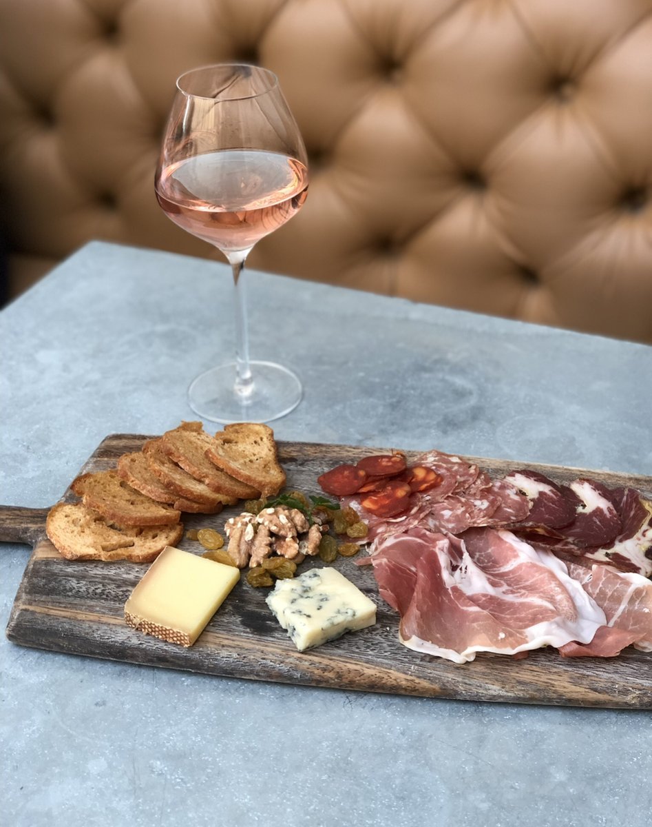 Ready for a little #wine &amp; #cheese 🍷🧀Our #Tavern Favorites menu is avail Thur-Sun for #Pickup + #Delivery &amp; includes R Cheese &amp; Cured meats board +  <a href="/styneonwine/">Caroline Styne</a> 's wine picks Also avail #BraisedShortRib #GrilledKingSalmon Visit Tavernla.com to order #curbsidepickup
