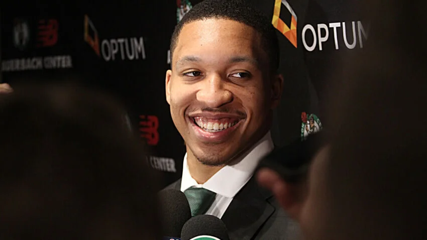 Celtics rookie Grant Williams has started a virtual mentoring program trib.al/eIAEZd0