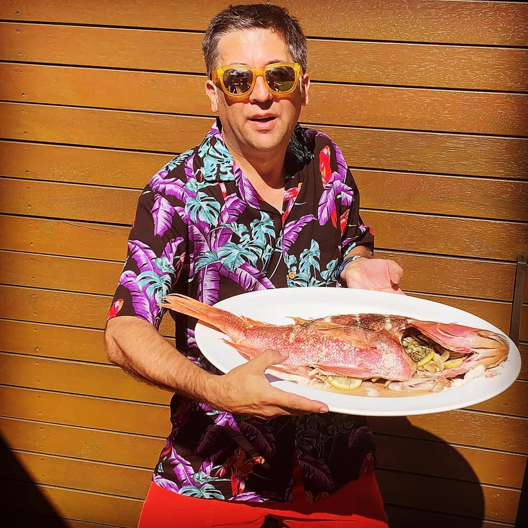 BBQlads's tweet image. Now this is a sensational looking dish - the 3.5kg emperor I mean! ? 🤤
🐡
🐡
📷 @bbqladsmate Check out this delicious 3.5kg red emperor ! 
No BBQ is complete without a cool shirt right? 🤓 @alohafunwear 👍
