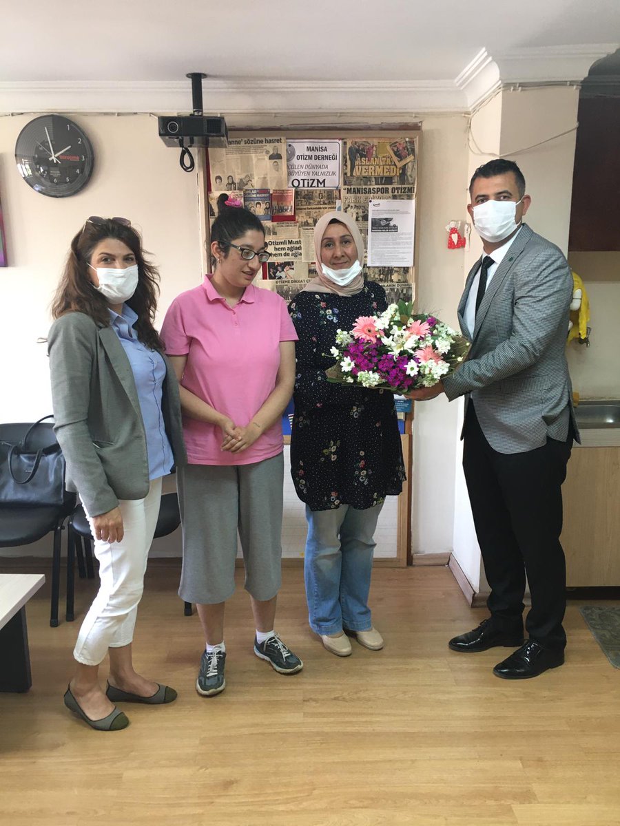 Manisa'mızda hayatın tüm kesimleriyle birlikte olmaya devam ediyoruz.Bugün Manisa Otizm Derneği'ni ziyaretimizle bir dokunuş anlayışı ile kendilerinin yanında olduğumuzu gösterdik.
ManisaİçinGelecekTürkiyeİçinGELECEK🇹🇷
<a href="/Ahmet_Davutoglu/">Ahmet Davutoğlu</a> 
<a href="/selcukozdag/">Selçuk ÖZDAĞ</a> 
<a href="/mkeskin78/">Mustafa KESKİN</a> 
<a href="/GelecekPartiTR/">Gelecek Partisi</a>