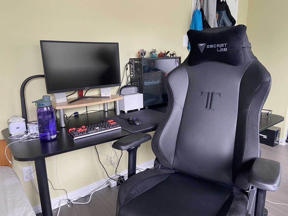 tamkenney's tweet photo. @secretlabchairs #Secretlab https://t.co/vSt8bEbI0k