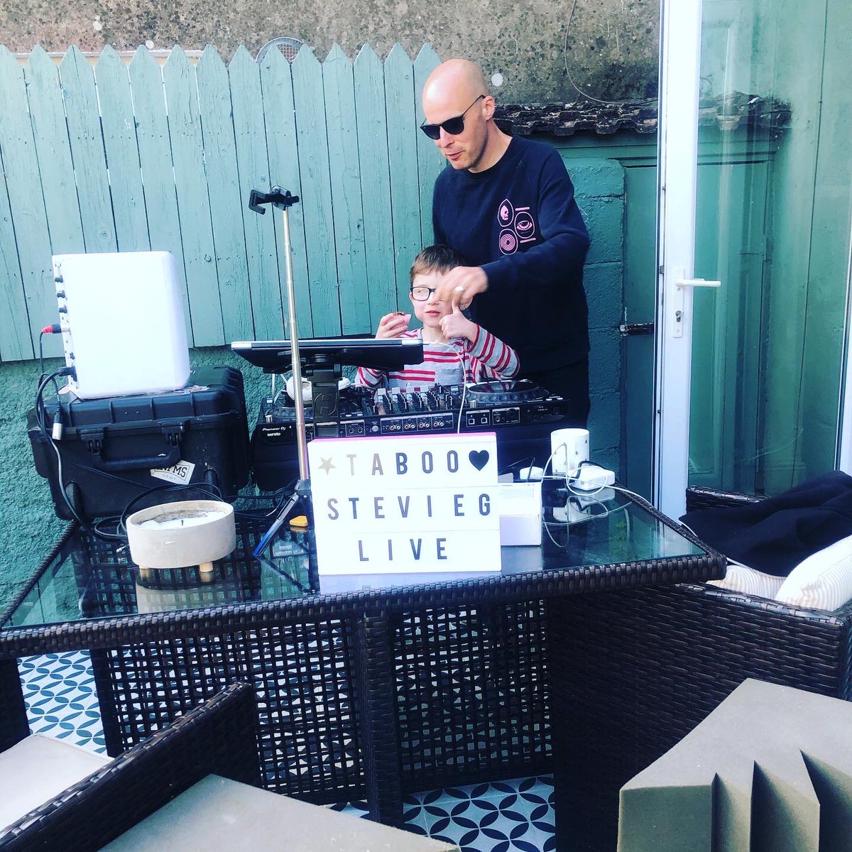 StevieGrainger's tweet photo. Setting up for @taboocork live from my back garden on our Facebook very shortly (Taboo cork) https://t.co/We1ElbCClA