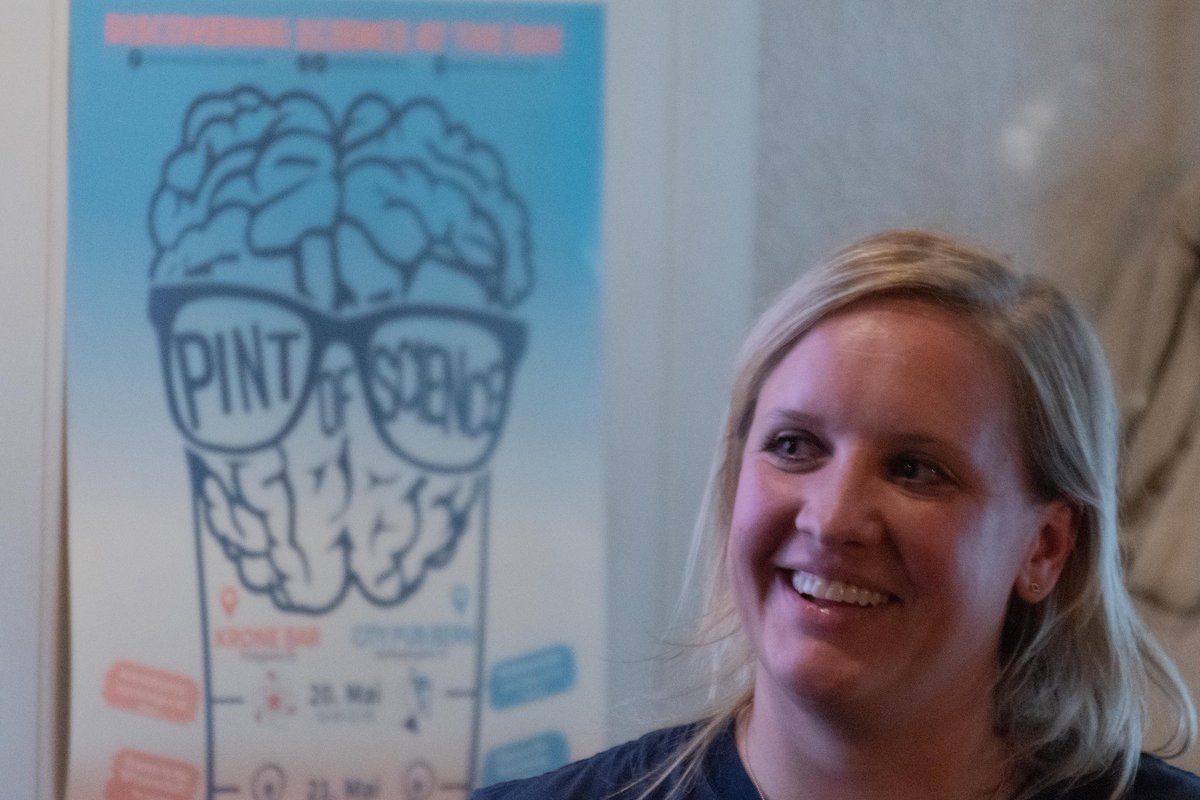 pintofscienceCH's tweet photo. #Pint19 Memories 🥰🇨🇭 Last but certainly not least, today’s Pint of Science CH reminiscing comes from Team Bern🤩🐻
Astrophysics: What the Higgs is out there? to music and philosophy from Institut für Musikwissenschaft and Institut für Philosophie from @universitaetbern 🥳🧠🍻 https://t.co/10VvgYUU7Z