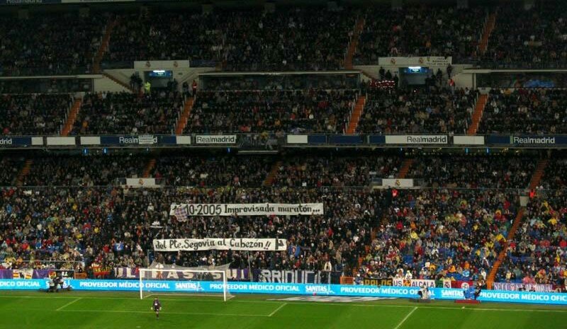 avantimadrid's tweet photo. Emotivo homenaje a las lloronas de Madrid de Ultras Sur e Irriducibili. https://t.co/OrxioV3XIB